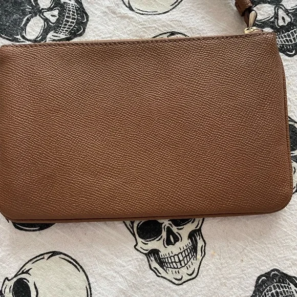 Coach large Wristlet - Picture 4 of 9